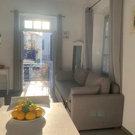 Liada Cosy Avec Balcon, Centre De Parikia Et Proche Appartement *