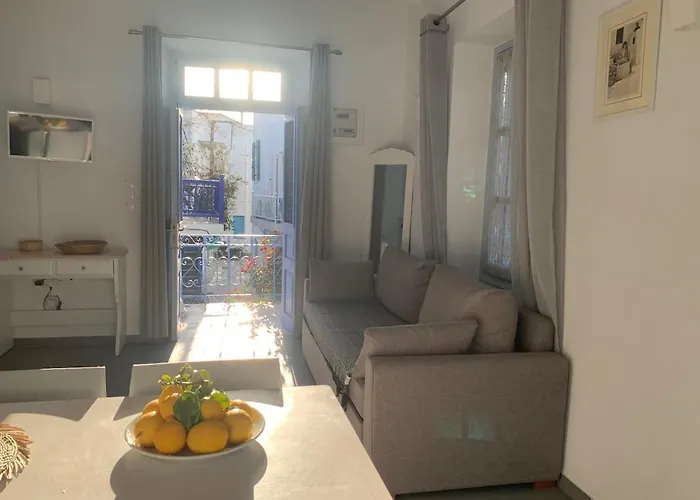 Liada Cosy Avec Balcon, Centre De Parikia Et Proche Apartman *