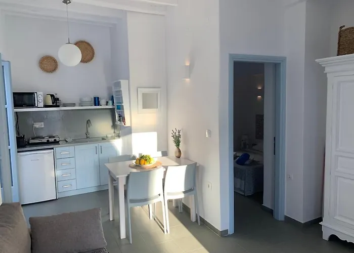 Liada Cosy Avec Balcon, Centre De Parikia Et Proche Párosz